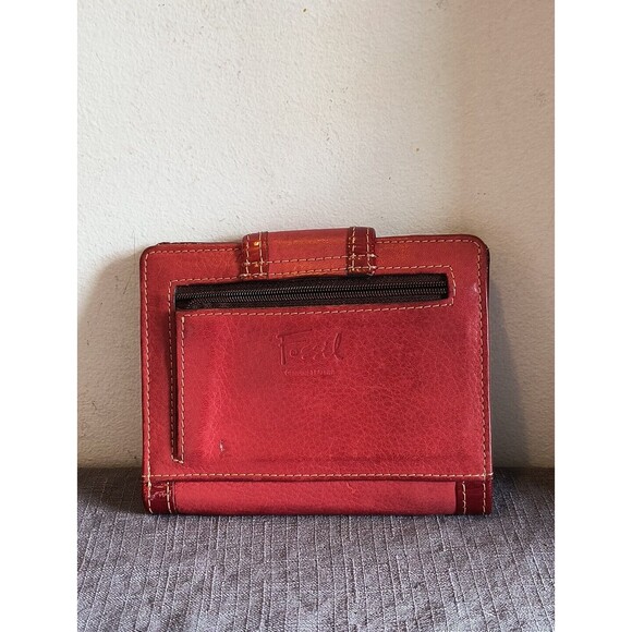 Fossil 5 1/2" x 4" (Folded) Red Leather Bi-Fold Passport Wallet Stained - Picture 2 of 8